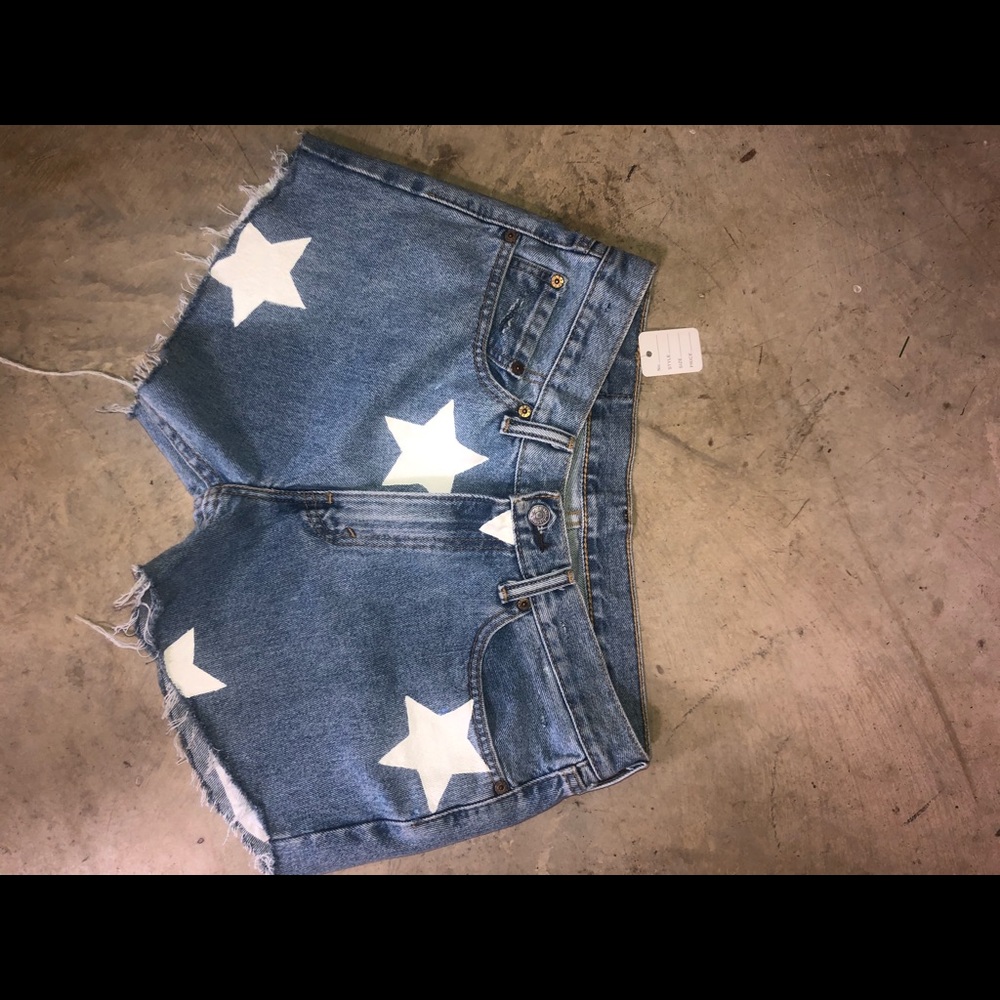 Handmade VINTAGE Levi jean shorts ! ✨